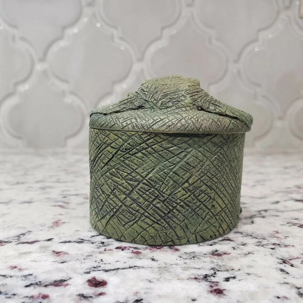 Vintage Resin Elephant Head Round Trinket Box